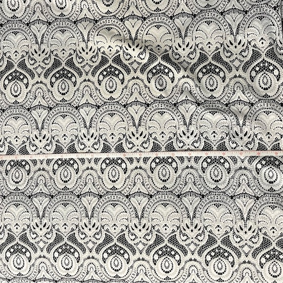 Black and White Patterned Dress Size Large - Picture 8 of 10